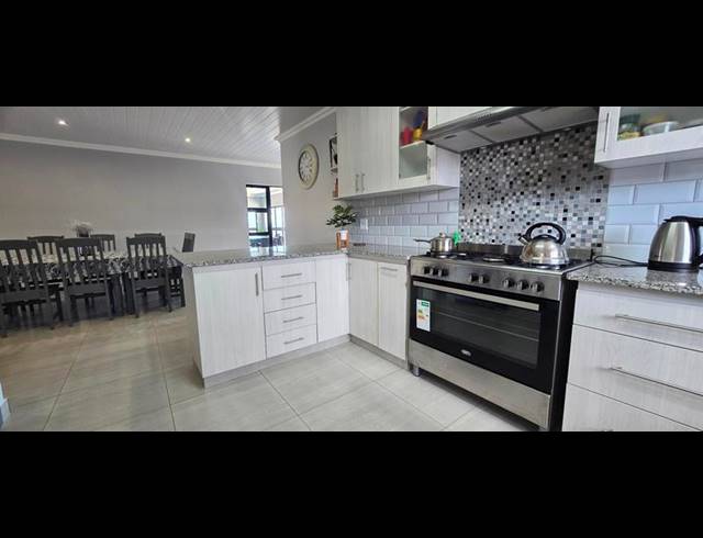 3 BEDROOM HOUSE FOR SALE IN GROOT BRAKRIVIER CENTRAL